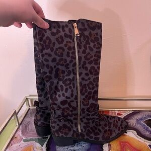 Leopard Print Boots with Zipper